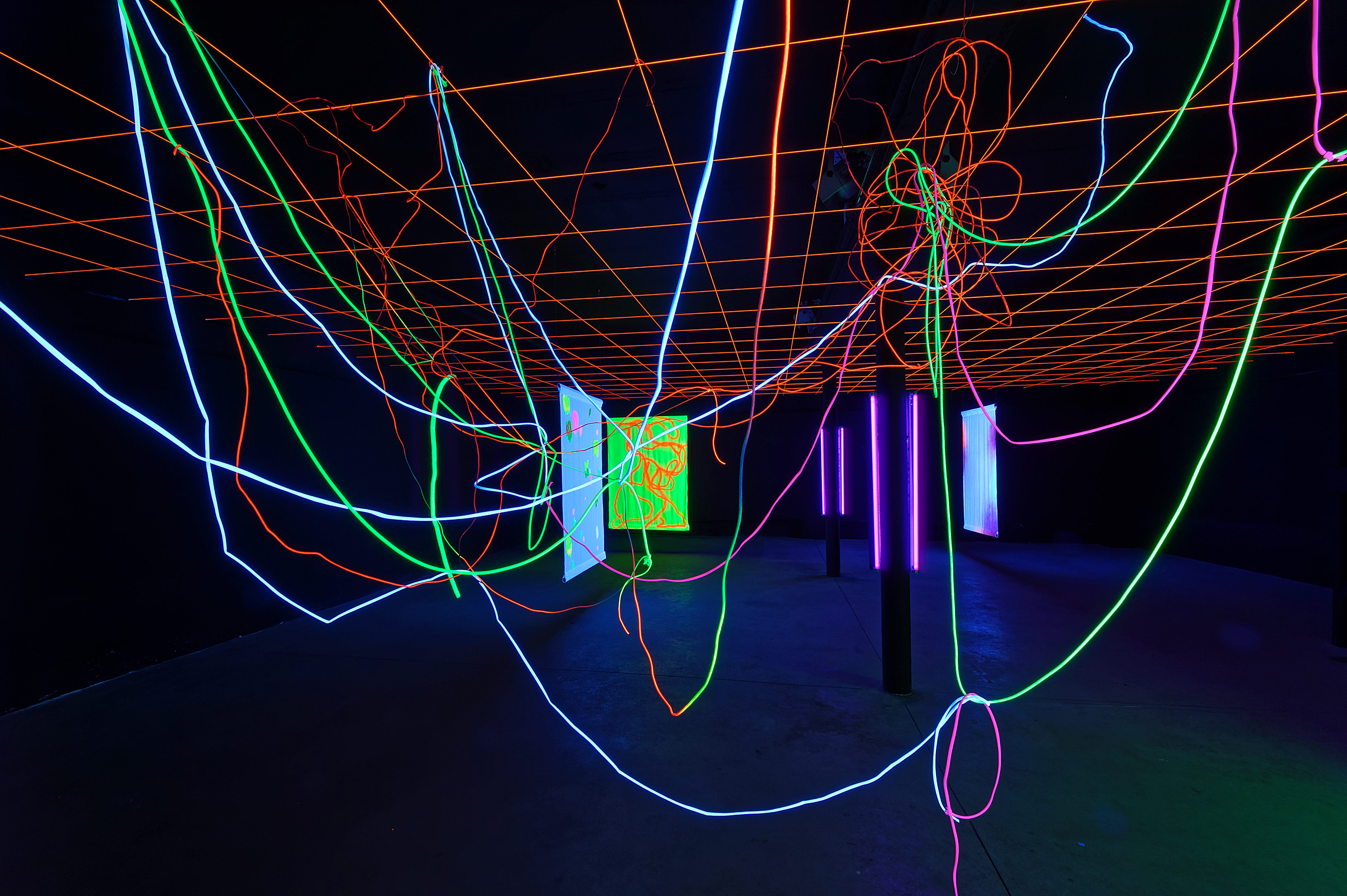 Briller & Disparaître